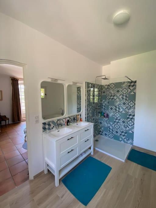 Villa Provencale Familiale Avec Piscine Grimaud Exterior foto